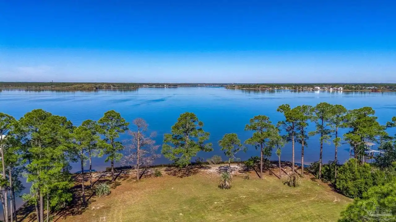 Breathtaking 17-plus-acre Parcel