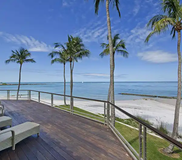 EXTREMELY RARE PROPERTY ALONG THE GULF