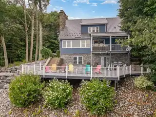 Stunning Oneida Lakefront Estate with Guest House