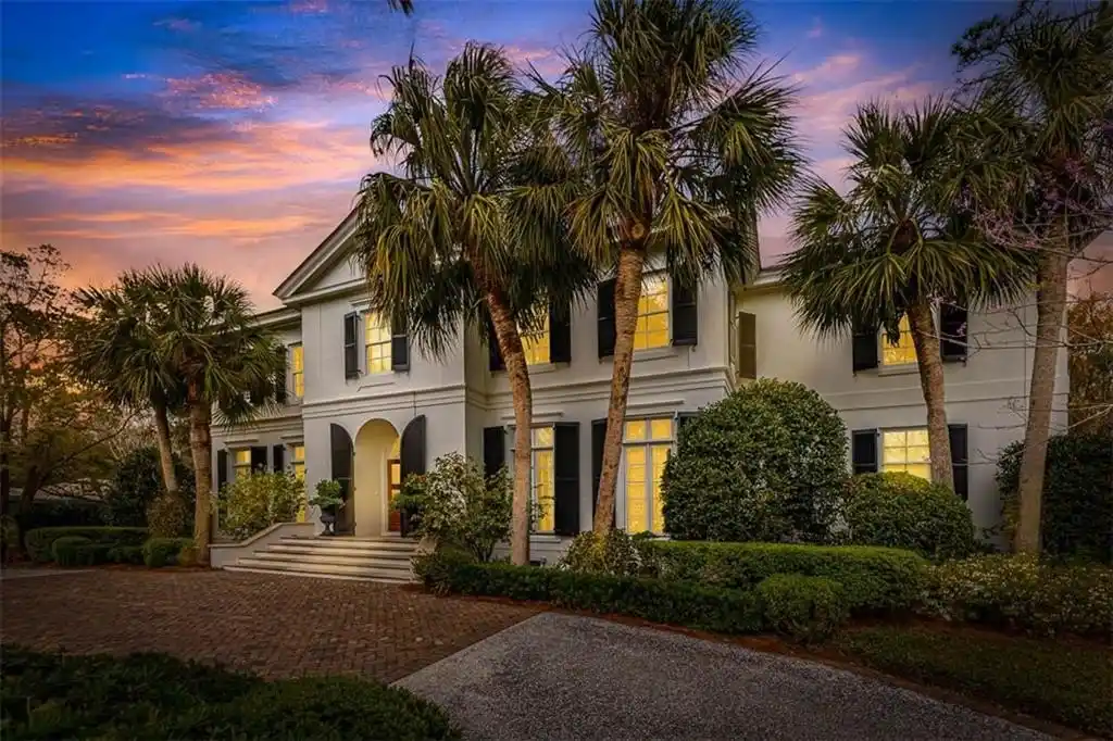 Spacious Home with Additional Apartment over Garage