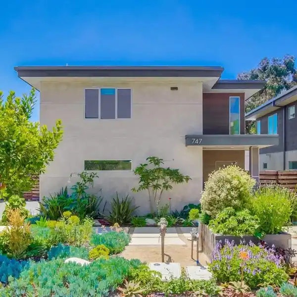 LUXURY CONTEMPORARY HOME IN A CONVENIENT COMMUNITY