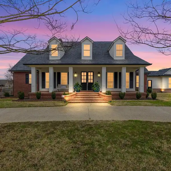 EXQUISITE HOME IN SOUTH TYLER