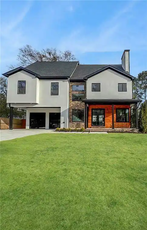 Gorgeous New Construction in Garden Hills