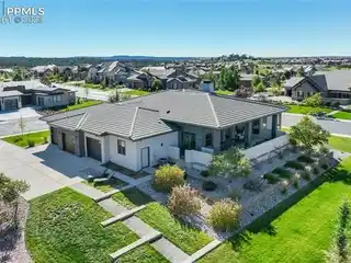 Luxury Living in the Gated Calistoga Village in Flying Horse