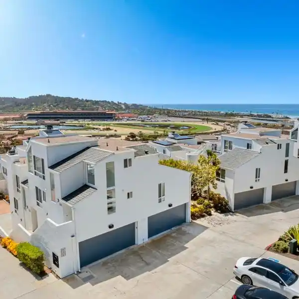 BEAUTIFULLY REMODELED OCEAN-VIEW CONDO