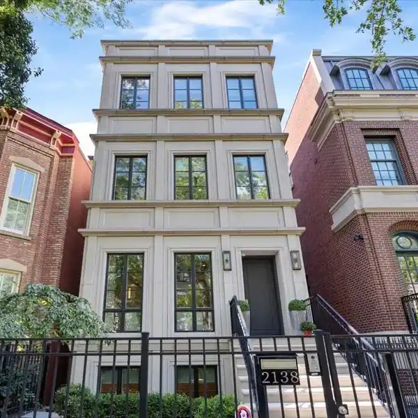 A MASTERCLASS IN REFINED LIVING