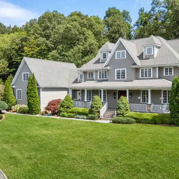 QUINTESSENTIAL NEW ENGLAND RETREAT