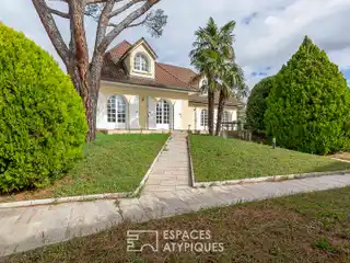 Renovated Home with Pool and Pool House