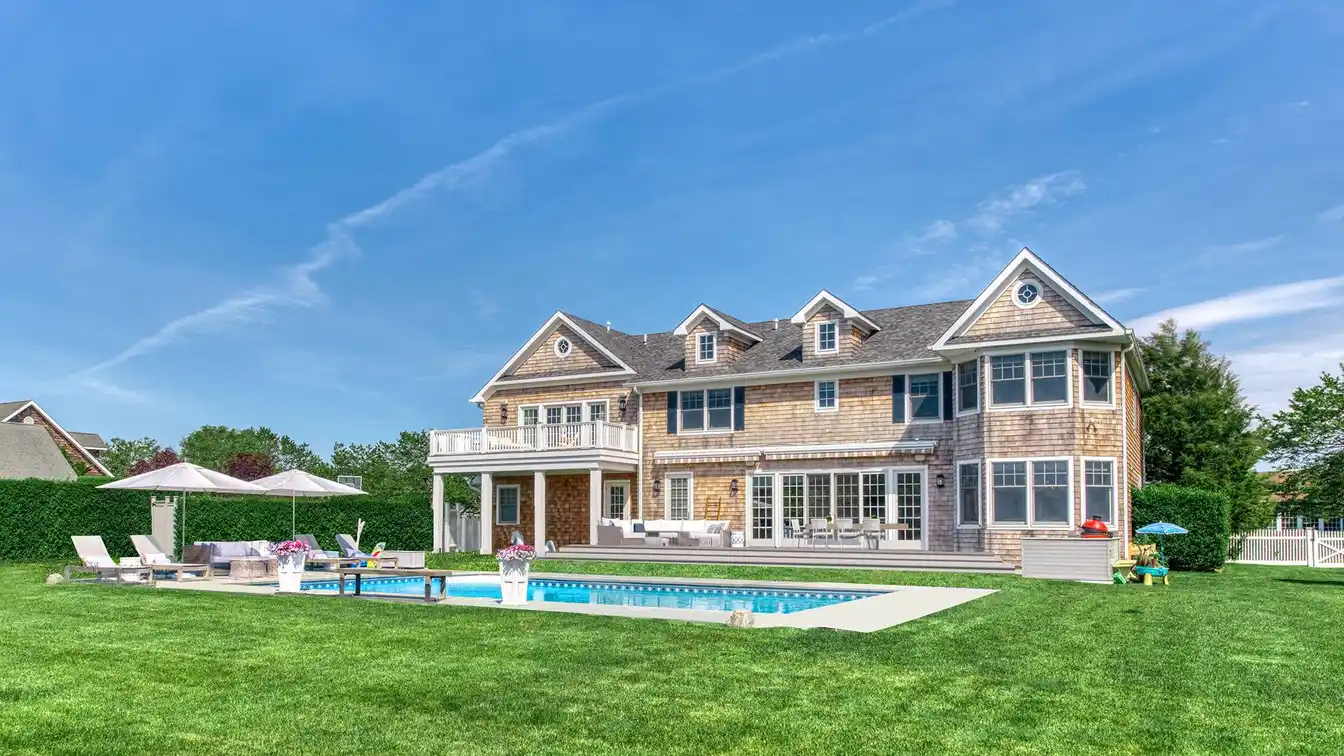 Beautiful Rental Home in Stunning Water Mill Location