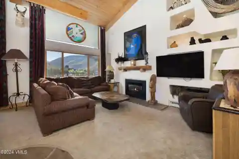 Four Bedroom Plus Loft Penthouse in Lionshead