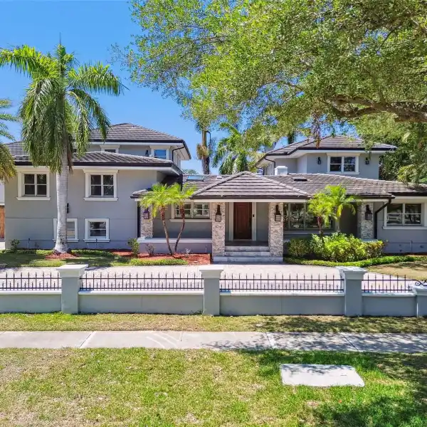 EXCEPTIONAL WATERFRONT LIVING IN BEACH PARK
