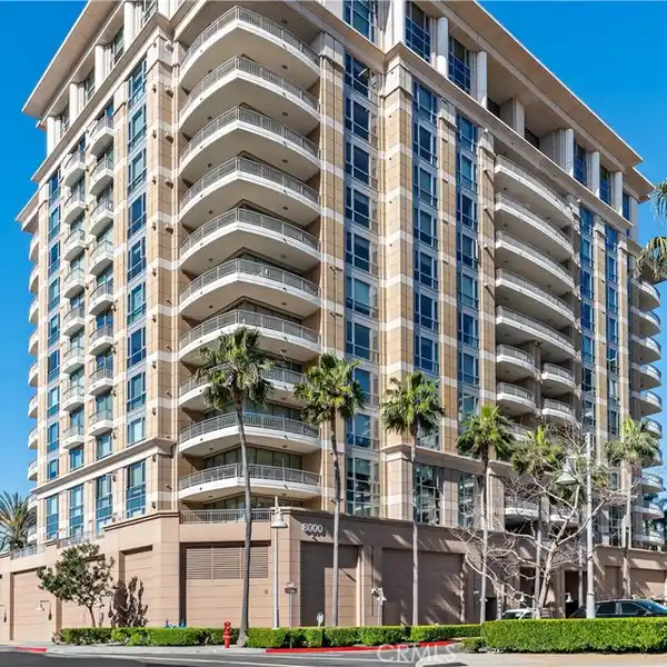 ELEVATED ELEGANCE IN A PRESTIGIOUS BUILDING AT THE PLAZA