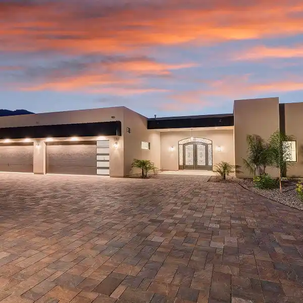 BRAND NEW LUXURY CONTEMPORARY HOME IN ALTA VISTA SONRISA