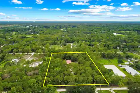 Rare 4.5-Acre Property