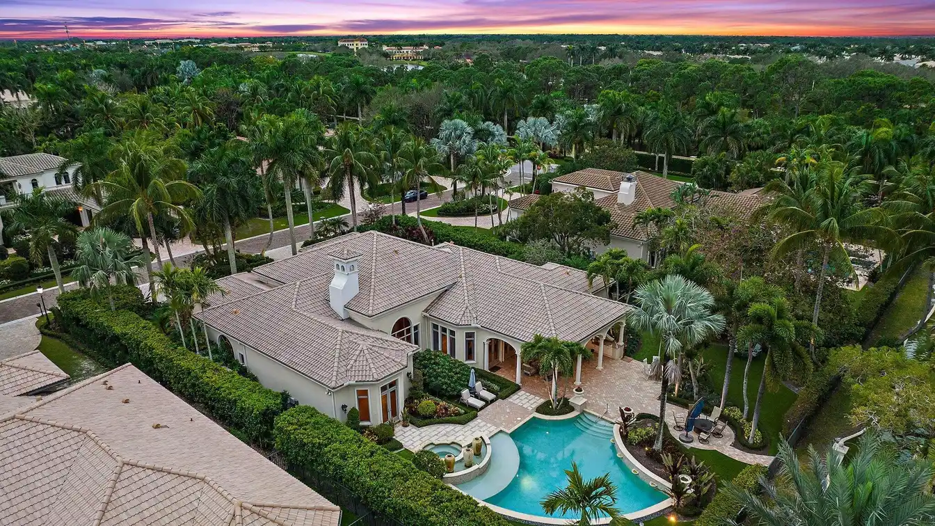 Magnificent Four-bedroom Single-story Residence