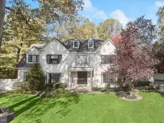Timeless Colonial with Palladian Windows & Built-Ins Throughout