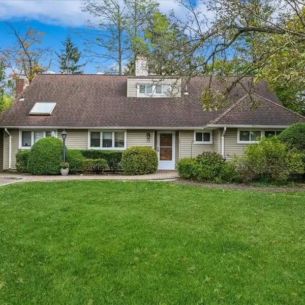 CLASSIC CAPE COD WITH MODERN SOPHISTICATION