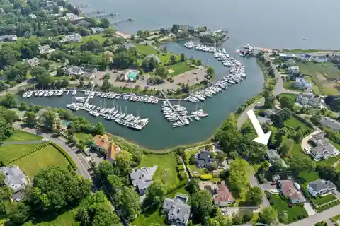 Private Escape in Saugatuck Shores