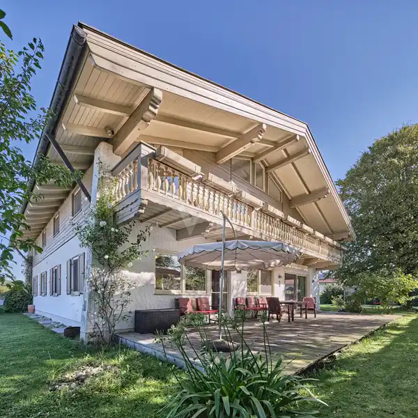 MODERNIZED COUNTRY VILLA