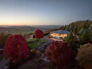 Timeless Craftsmanship Meets the Beauty of Southern Oregon's Landscape