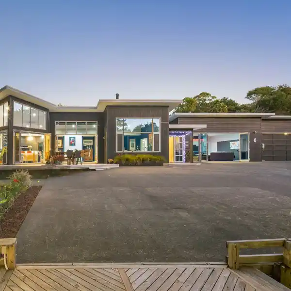 MODERN ELEGANCE SURROUNDED BY NATURE’S BEAUTY