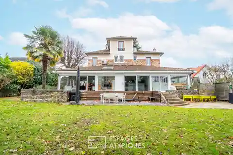 Prestigious Millstone Villa in the Plateau District