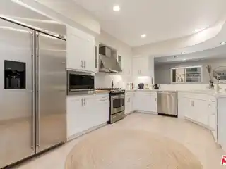 Renovated Retreat in Heart of Silicon Beach