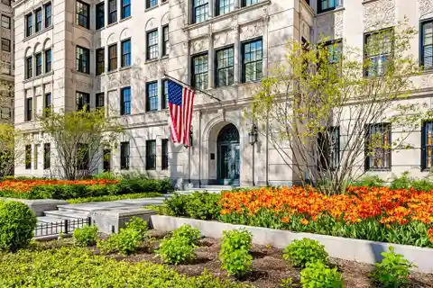 Luxury Living at Premier Lakeside Co-Op