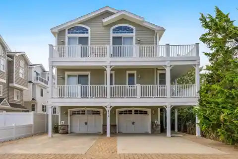 Meticulously Maintained Sea Isle City Townhome