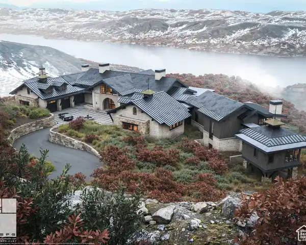 THE WATER-EARTH-SKY VILLA