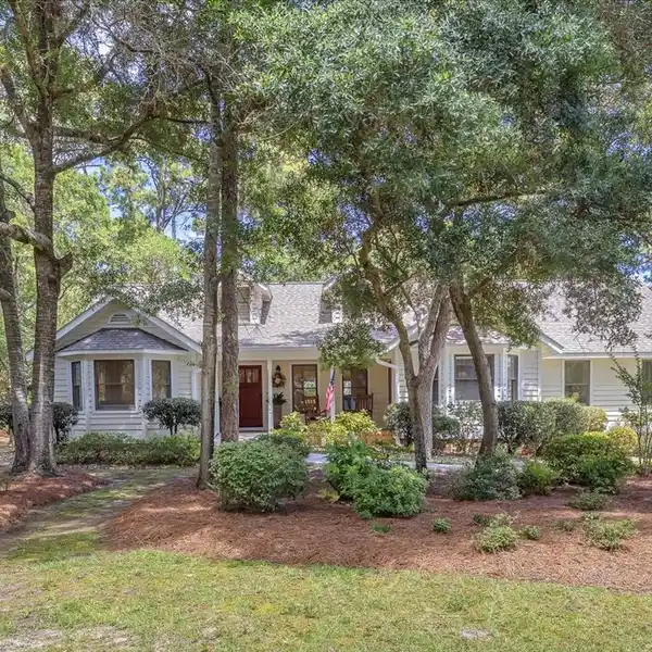 REFINED COMFORT IN THE HEART OF THE ARBORETUM JUST MINUTES FROM THE BEACH