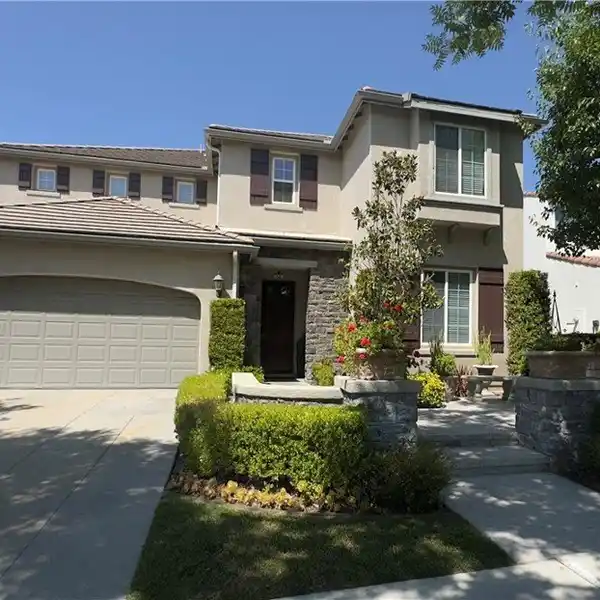 WELL-MAINTAINED HOME IN ALTA VISTA COMMUNITY NEIGHBORHOOD