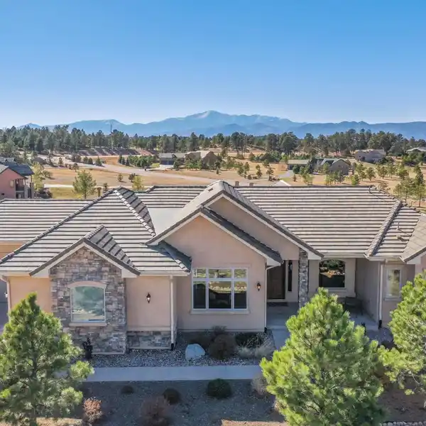  LOVELY CUSTOM RANCH WITH SWEEPING MOUNTAIN VIEWS