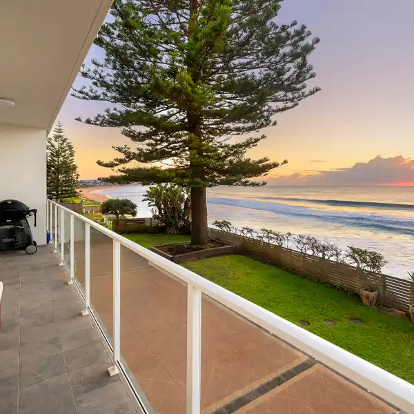 ABSOLUTE BEACHFRONT APARTMENT