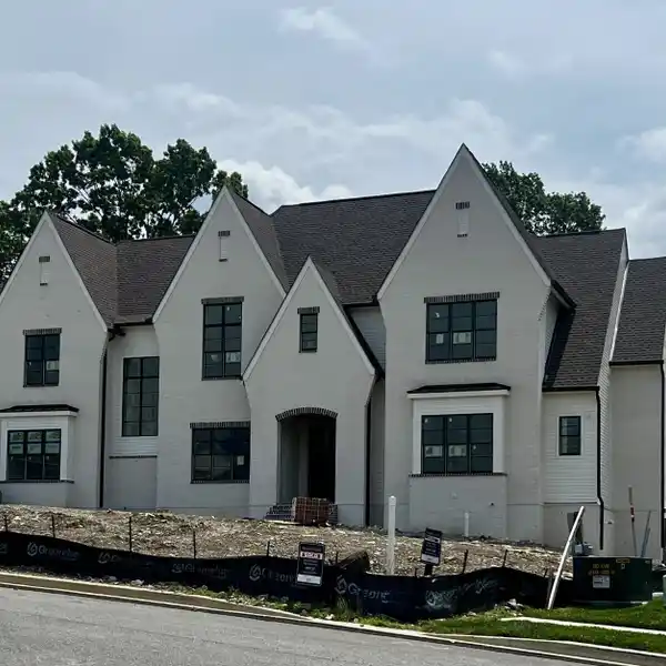 IMMACULATE NEW HOME IN THE RAINTREE COMMUNITY