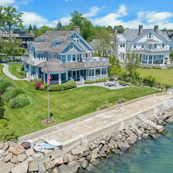 SPECTACULAR WATERFRONT LIVING IN LUCAS POINT