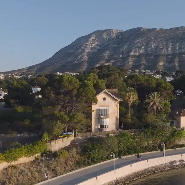 ICONIC 19TH-CENTURY ESTATE OVERLOOKING THE MEDITERRANEAN