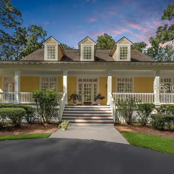 LOWCOUNTRY-STYLE HOME ON A PRIVATE ACRE