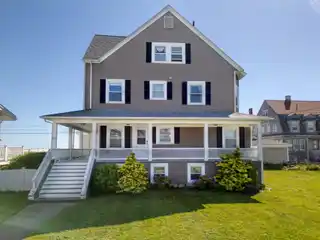Six Bedroom Home in an Amazing Location