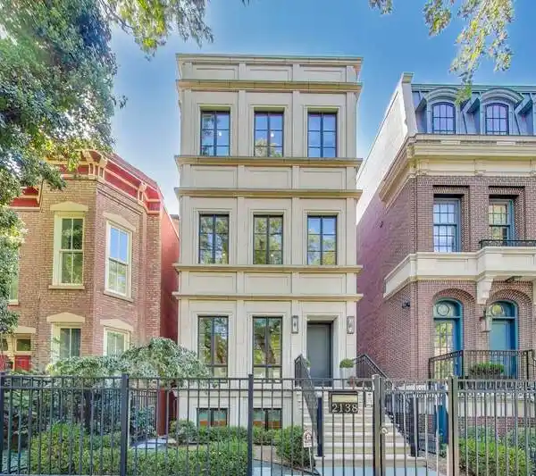 A MASTERCLASS IN REFINED LIVING