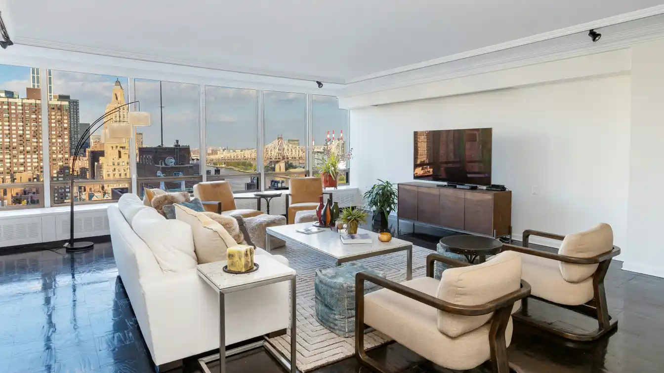 Sprawling Renovated Four Bedroom Duplex