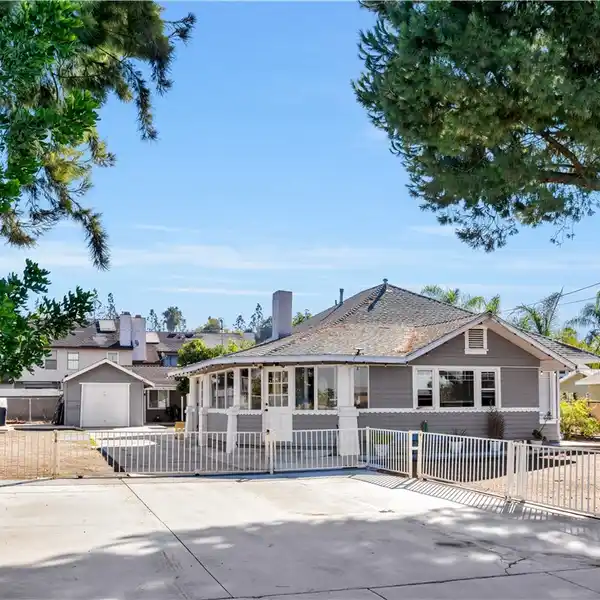 FABULOUS HOME ON A LARGE LOT