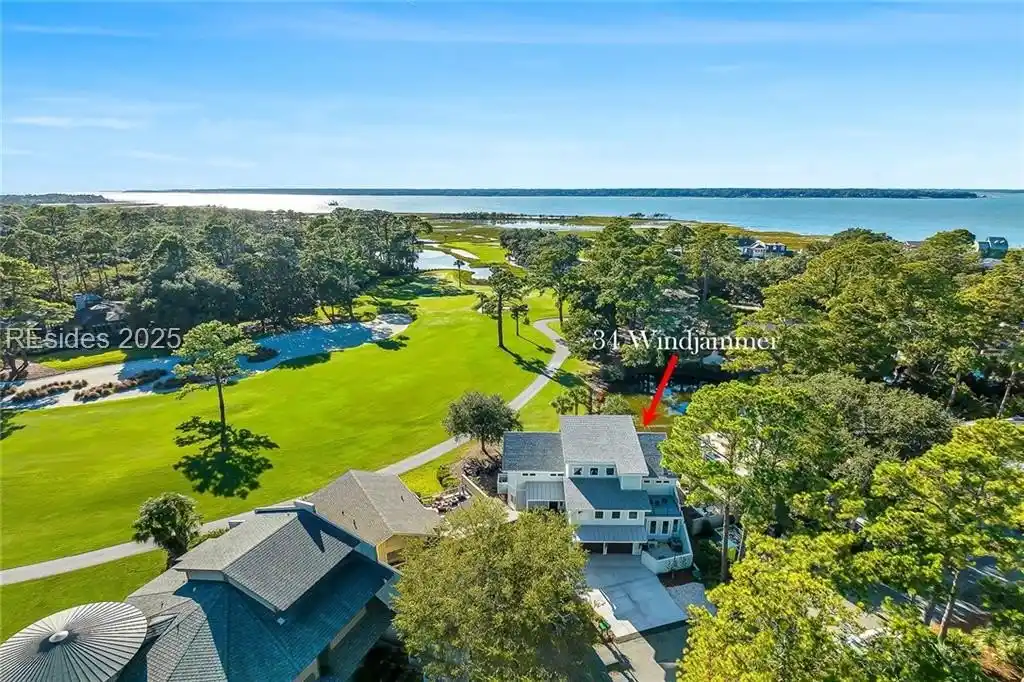 Stunning and Renovated Home in Harbour Town