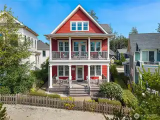 Exceptional Seabrook Home