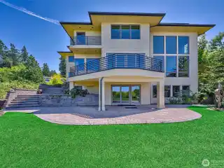Truly Special Northwest Retreat