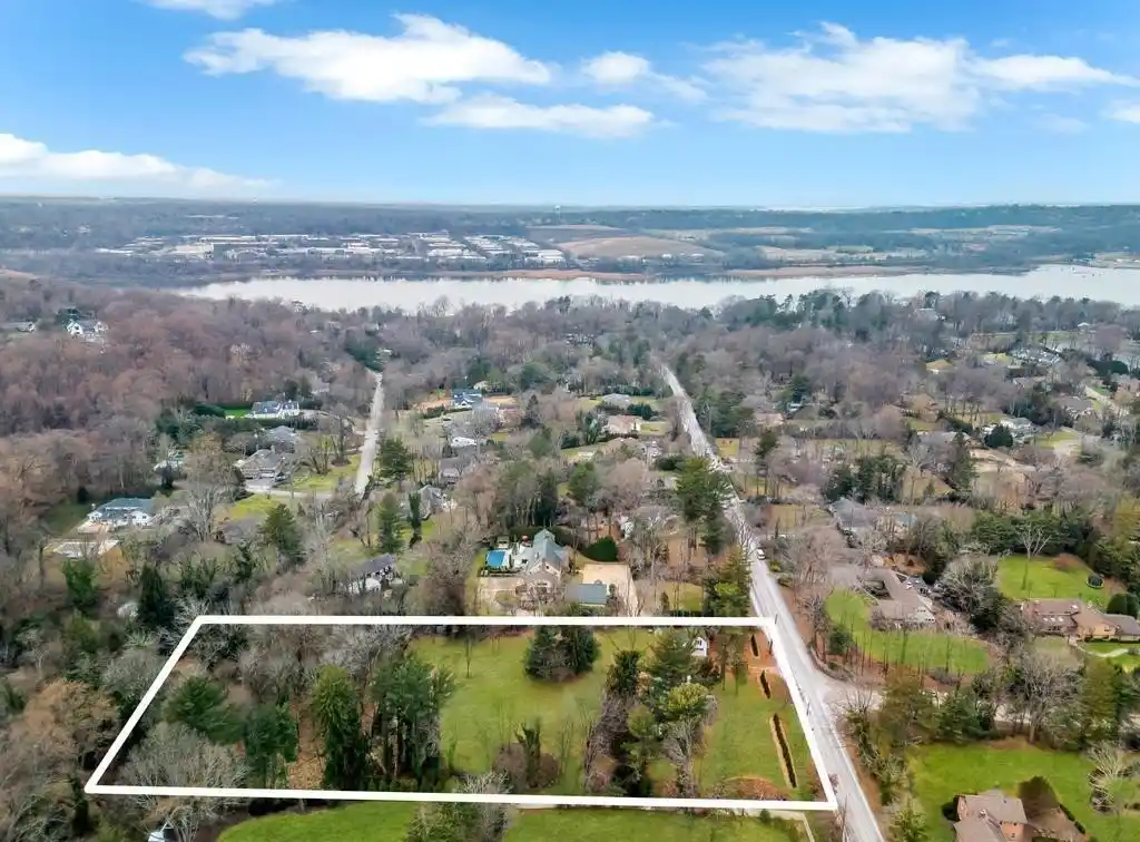 Exceptional Two-acre Parcel in Roslyn Harbor