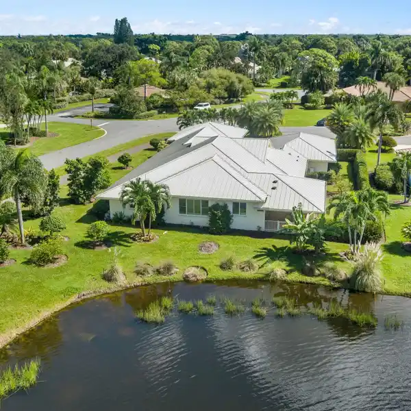 FULLY RENOVATED ESTATE IN PRESTIGIOUS GATED COMMUNITY