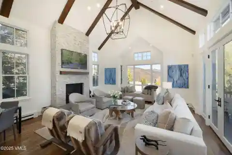 Completely Renovated Kensington Green Residence