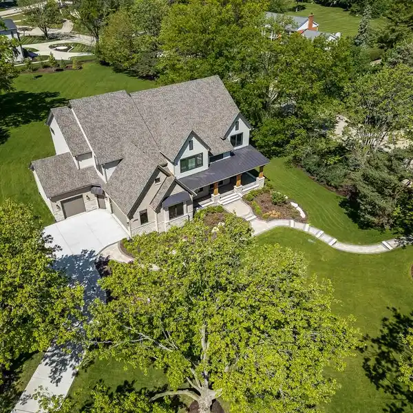 STUNNING OAK BROOK ESTATE WITH CHEF’S KITCHEN