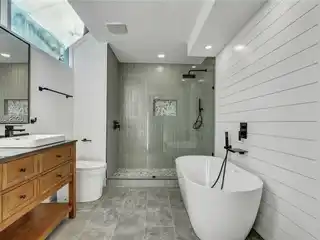 Newly Remodeled Home in the Exclusive Bridgeport Community